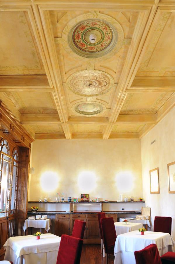 Hotel Dimora Del Barone à Romagnano Sesia Extérieur photo