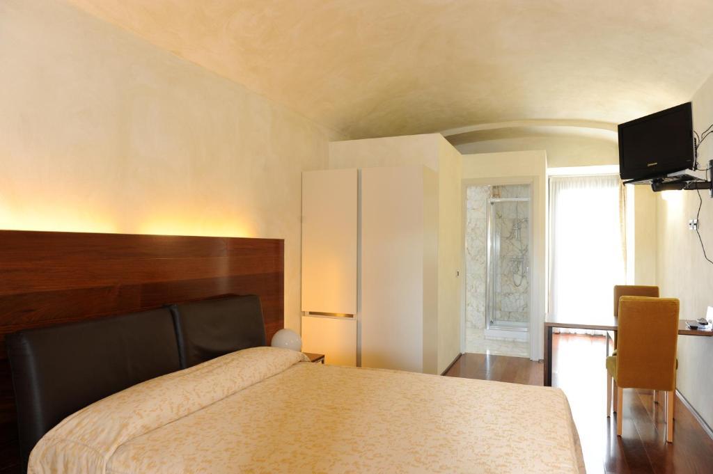 Hotel Dimora Del Barone à Romagnano Sesia Chambre photo