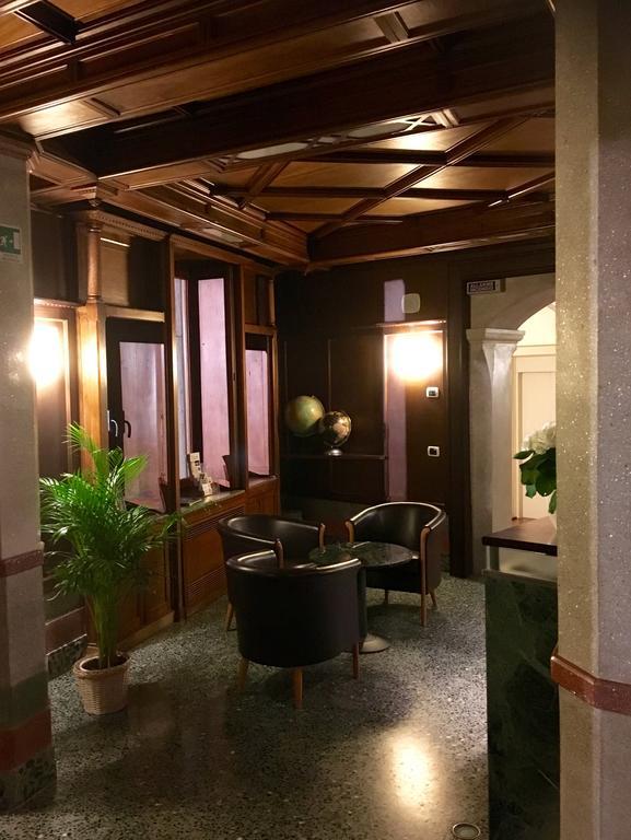 Hotel Dimora Del Barone à Romagnano Sesia Extérieur photo
