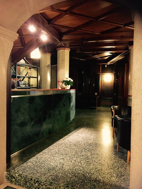 Hotel Dimora Del Barone à Romagnano Sesia Extérieur photo