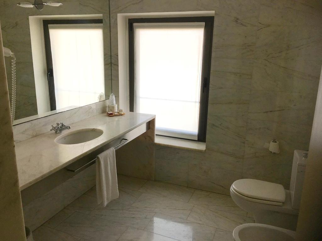 Hotel Dimora Del Barone à Romagnano Sesia Extérieur photo