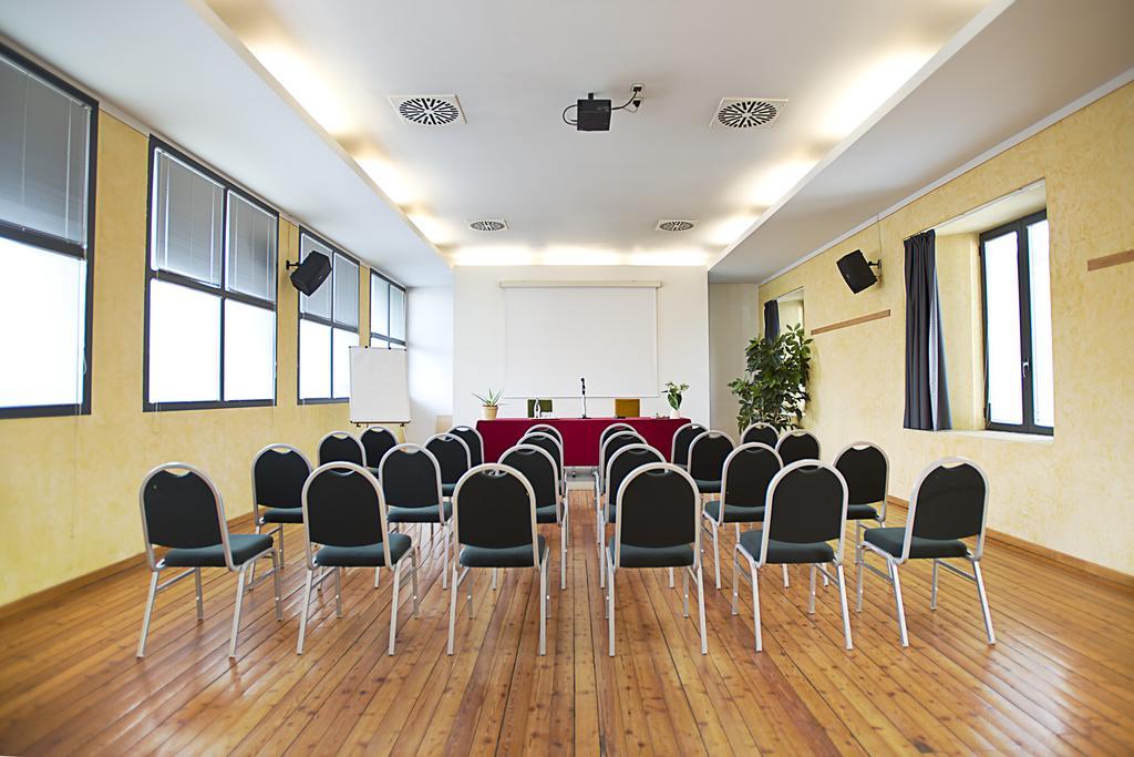 Hotel Dimora Del Barone à Romagnano Sesia Extérieur photo