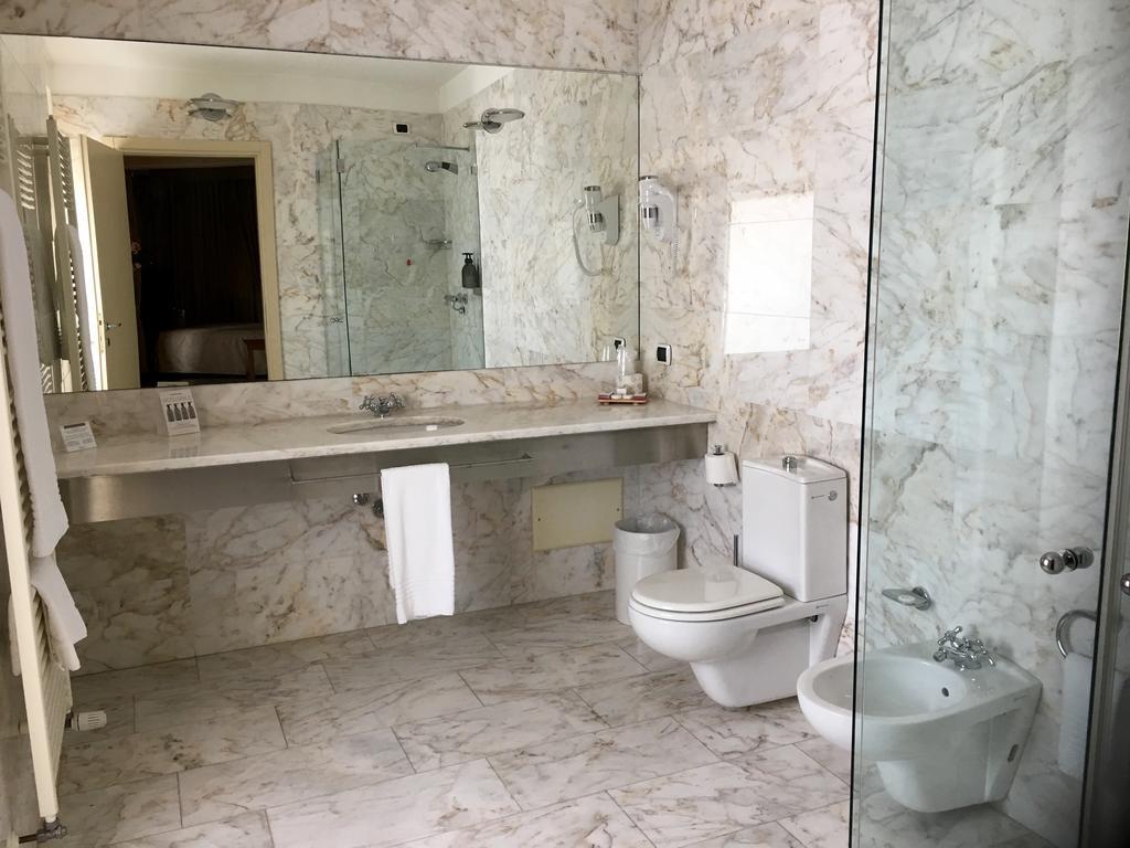Hotel Dimora Del Barone à Romagnano Sesia Extérieur photo